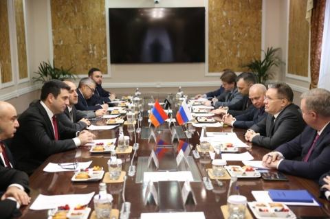 Председатель НС Армении провел встречу с директором «Росатома» Алексеем Лихачевым