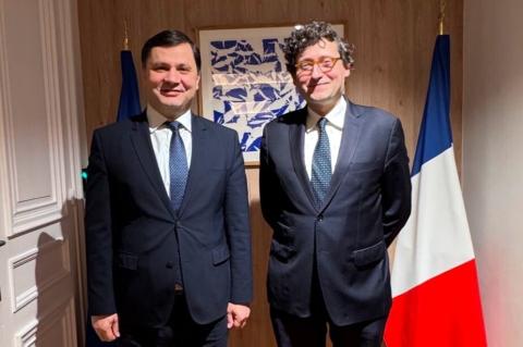 L’ambassadeur d’Arménie et le directeur de cabinet du secrétaire d’État français aux Affaires étrangères ont discuté de plusieurs questions de l’agenda bilateral
