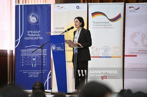 حفل افتتاح الفعالية التي تحمل عنوان "المرأة في العلوم: حقوق متساوية-فرص متساوية" في يريفان