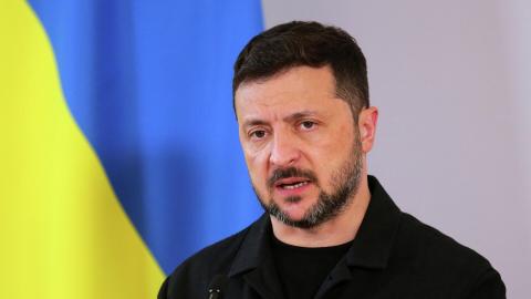 Украина должна продолжать укреплять свои ВС: Зеленский