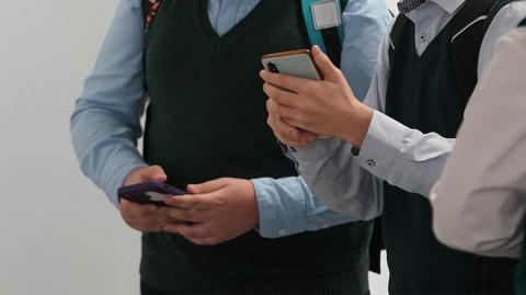 Մեծ Բրիտանիայում կարող են արգելել սոցցանցերը մինչև 16 տարեկան երեխաների համար. The Times