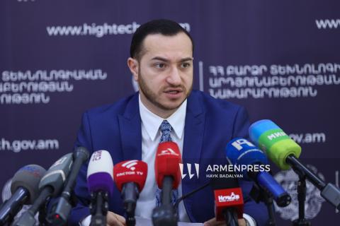 نشست خبری وزیر صنایع فناوری‌های پیشرفته ارمنستان