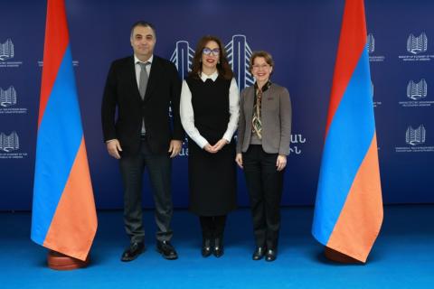 Presidenta del Comité de Turismo de Armenia y embajadora de Letonia discutieron sobre su cooperación