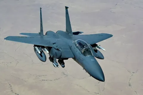 ԱՄՆ ռազմական ինքնաթիռներն ինտենսիվորեն տեղաշարժվում են Եվրոպայի և Արաբական թերակղզու ռազմաբազաների միջև. ԶԼՄ-ներ