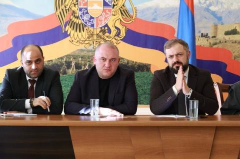 ՀՀ էկոնոմիկայի նախարար Գևորգ Պապոյանը հանդիպել է Արարատի մարզի բնակիչներին