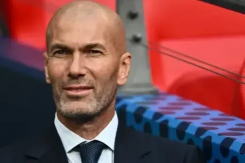 زين الدين زيدان سيتولى تدريب المنتخب الفرنسي بعد كأس العالم