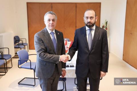 亚美尼亚外长米尔佐扬与瑞士外长卡西斯讨论在伯尔尼设立常驻大使馆事宜