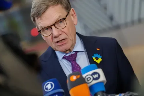 Министр иностранных дел Германии призвал Венгрию пересмотреть решение о блокировании 20-го пакета санкций против России
