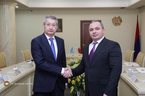ՀՀ քննչական կոմիտեի նախագահն ընդունել է Ղազախստանի դեսպանին
