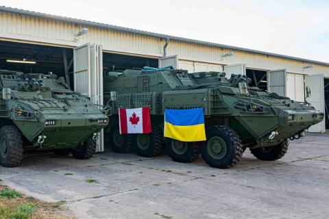 Канада выделит Украине 220 млн долларов помощи и передаст 400 бронеавтомобилей