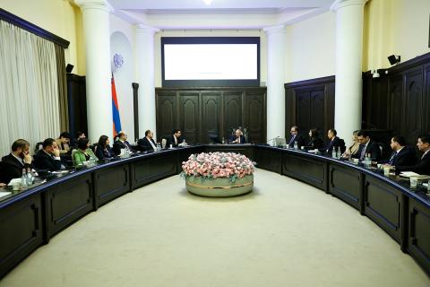 На совещании под руководством премьер-министра Армении обсуждались вопросы, касающиеся системы оценки эффективности и вовлечения конкурентоспособного персонала в систему госуправления