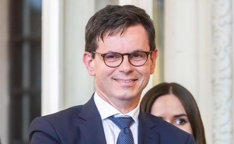 Директором Лувра назначен руководитель Версальского дворца