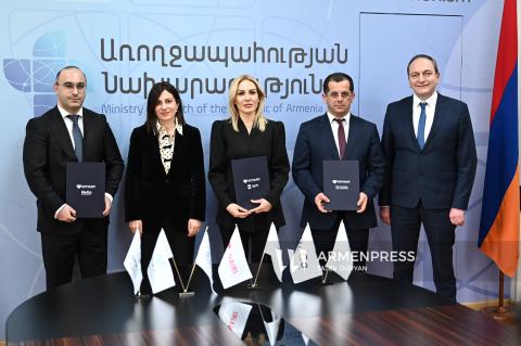 Universal Health Insurance Fund, 7 insurance companies sign memorandum of cooperation