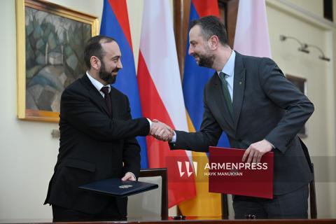 亚美尼亚与波兰签署军事技术合作协议