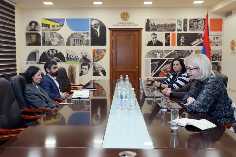 Գիտական միջոցառումների հանրահռչակումը ռազմավարական առաջնահերթություն է. ԿԳՄՍ նախարարը հանդիպել է «Գիտուժ»-ի ներկայացուցիչներին