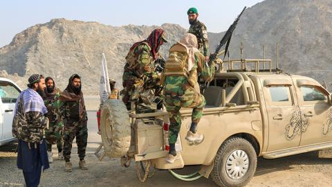 Пакистан заявил о гибели более 300 афганских солдат в результате авиаударов в Афганистане