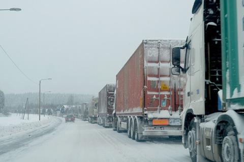 Բավրայի մաքսային անցակետը փակ է բեռնատարների համար