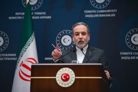 Abbas Araghchi a demandé aux pays du Golfe Persique de faire preuve de compréhension à l’égard des frappes iraniennes