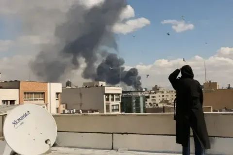 В Иране, Израиле, ОАЭ, Катаре, Кувейте и Бахрейне были слышны взрывы, оманский нефтяной танкер подвергся обстрелу в Ормузском проливе