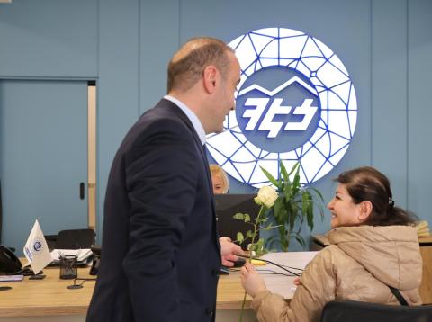 Redes Eléctricas de Armenia abre nuevos centros de atención