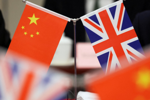 Китай призвал Великобританию отменить антикитайские санкции