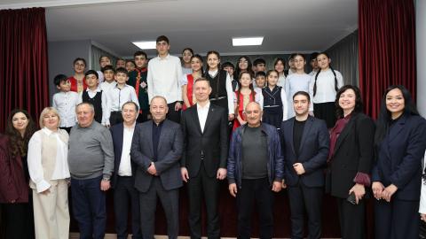 شهردار گاوار هیئتی از شهر نووروسیسک روسیه را پذیرفت