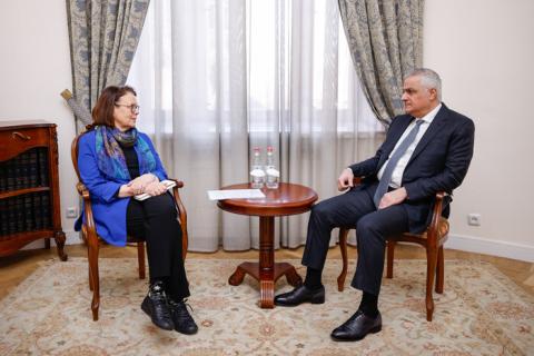 Viceprimer ministro armenio y embajadora finlandesa conversaron sobre los acontecimientos regionales