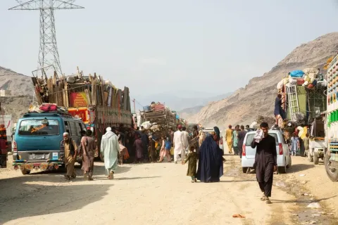 Պակիստանի հետ Աֆղանստանի սահմանին լարվածության սրումը հանգեցրել է շուրջ 20 000 ընտանիքի տեղահանման