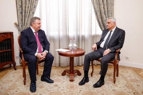 معاون نخست‌وزیر ارمنستان و معاون اول مدیرکل «روس‌اتم» درباره اجرای برنامه‌های همکاری گفت‌وگو کردند