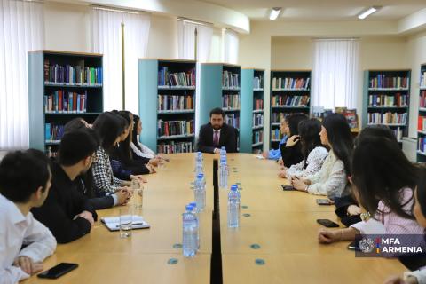 Замминистра ИД Республики Армения представил студентам ЕГУ приоритеты внешней политики страны