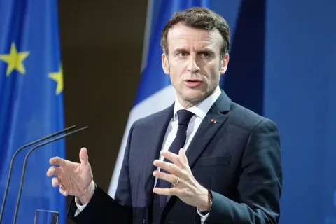 Макрон подтвердил поддержку мирного процесса между Арменией и Азербайджаном