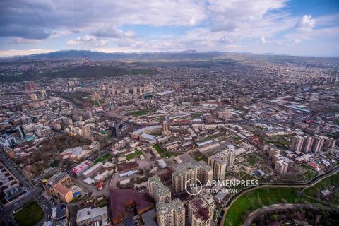Meteorologists say no risk of Tehran oil depot strike fallout reaching Armenia amid reports of toxic ‘acid rain’ in Iran
