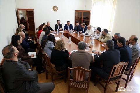 ՆԳ փոխնախարարը շահագրգիռ կազմակերպությունների  հետ քննարկել է հաշվառման-քննական ընթացակարգերի բարելավման հարցը