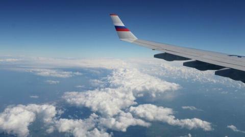 Российский самолет, вылетающий из Красноярска в Якутск, подал сигнал бедствия и возвращается в аэропорт