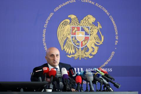 المؤتمر الصحفي لرئيس لجنة الانتخابات المركزية الأرمنية فاهان هوفاكيميان-فيديو-