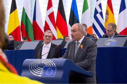 صلح با آذربایجان فرصتی برای گسترش همکاری با اتحادیه اروپا، از جمله در پروژه‌های زیرساختی ایجاد می‌کند: نخست‌وزیر ارمنستان