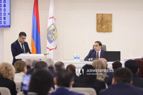 نشست شورای شهر ایروان