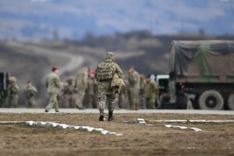Румынский парламент одобрил размещение американских войск и техники в стране