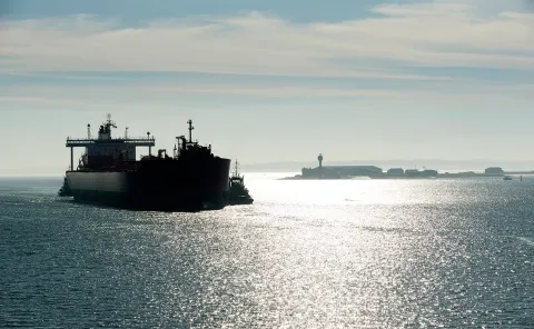 Лондон не станет ослаблять санкции в отношении российской нефти