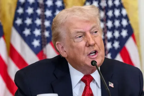 Трамп раскритиковал партнеров по НАТО за отказ помочь разблокировать Ормузский пролив