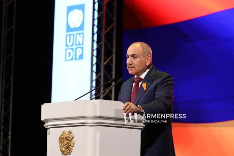 Premier ministre: la politique du gouvernement vise à réaliser d’importants investissements dans le domaine de l’administration publique