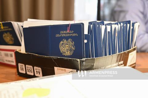 Более 34,5 тыс человек, перемещенных из Карабаха, уже получили гражданство Республики Армения