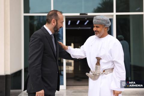 სომხეთის საგარეო საქმეთა მინისტრმა და ომანის ტრანსპორტის, კავშირგაბმულობისა და საინფორმაციო ტექნოლოგიების მინისტრმა რიგი საკითხები განიხილეს