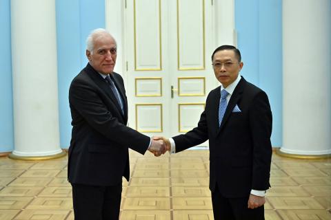 Недавно назначенный посол Лаоса вручил верительные грамоты президенту Армении