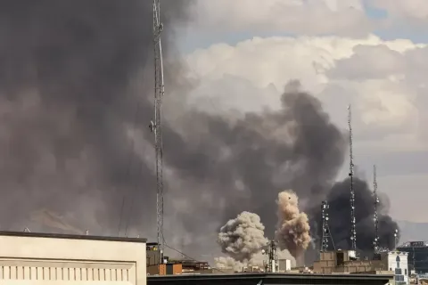 США и Израиль с начала военной операции против Ирана нанесли более 16 000 ударов по территории исламской республики: The Wall Street Journal