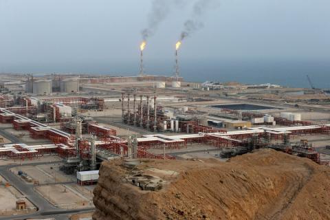Нефтеперерабатывающий завод в Хайфе, атакованный Ираном, продолжает работать
