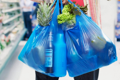 Se prohibirá la venta de bolsas de plástico y vajillas descartables en Armenia a partir de 2027