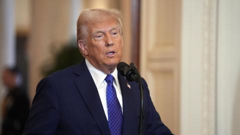 Trump aplaza 10 días más los ataques contra infraestructura energética de Irán