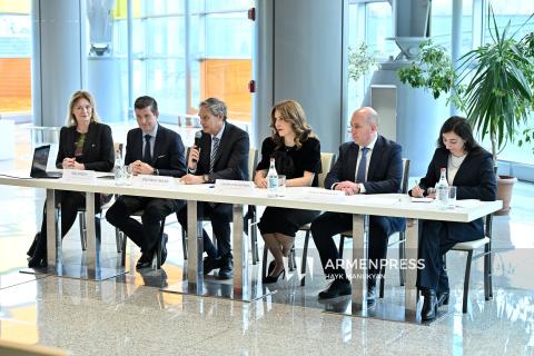 مؤتمر صحفي دوري لشركة الطيران الاقتصادي المجرية "ويز إير" في يريفان-صور-