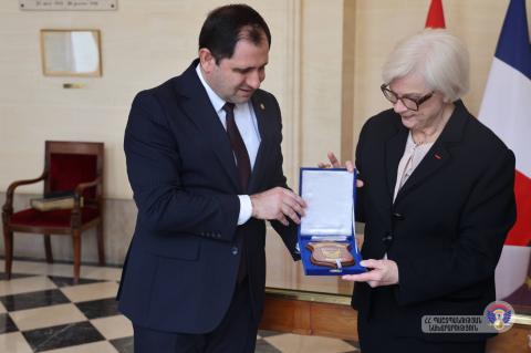 Ermenistan ve Fransa savunma bakanları iş birliği seviyesini yükseltme konusunda anlaştı